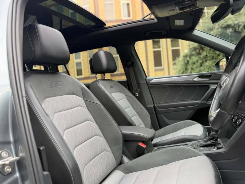 Volkswagen Tiguan Allspace 2L Match Black #32