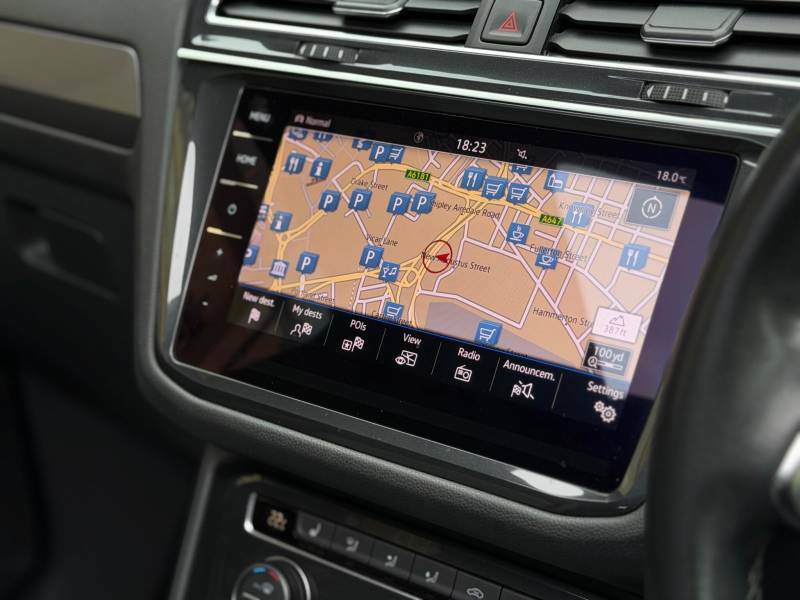 Volkswagen Tiguan Allspace 2L Match Black #11