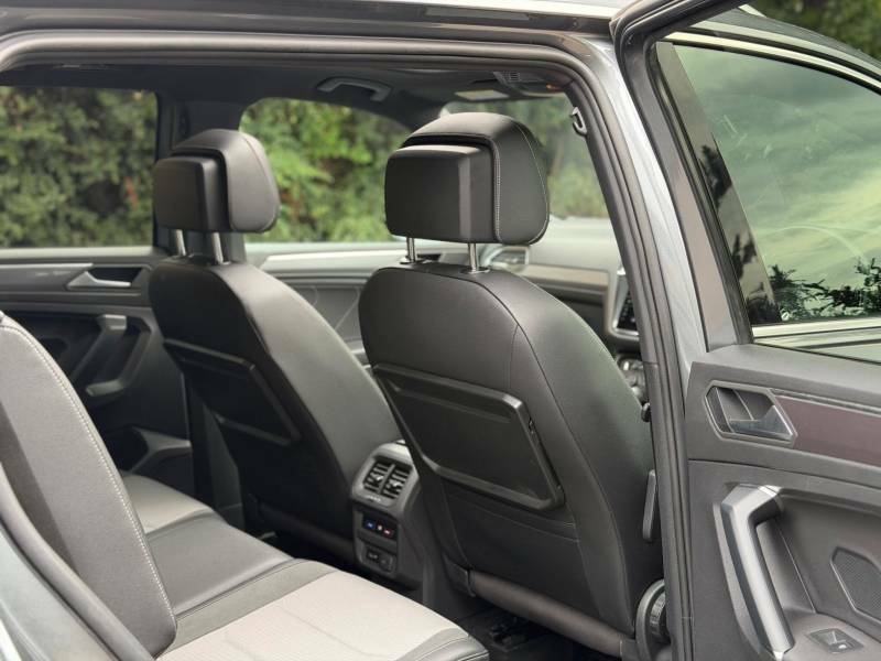 Volkswagen Tiguan Allspace 2L Match Black #39
