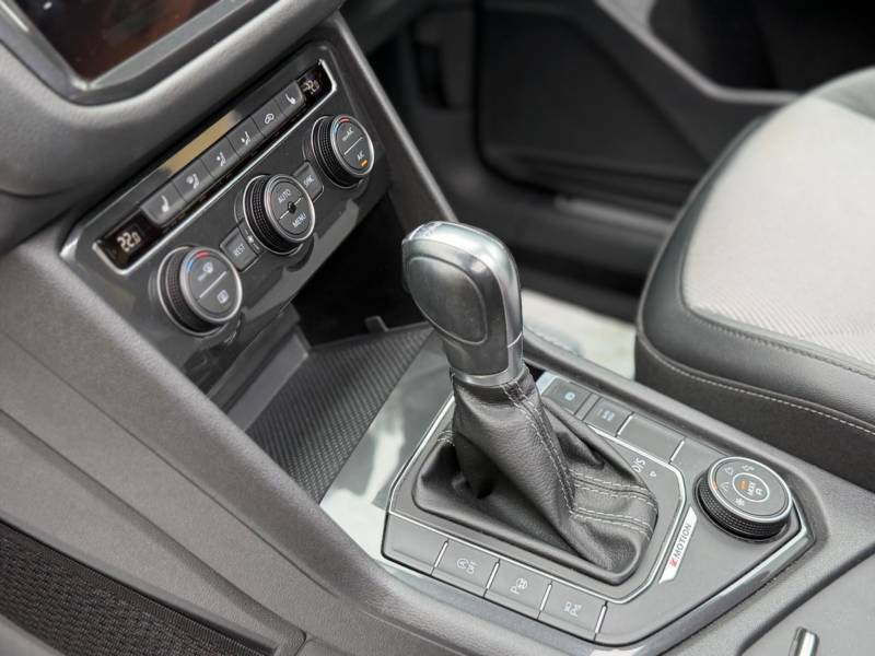 Volkswagen Tiguan Allspace 2L Match Black #23