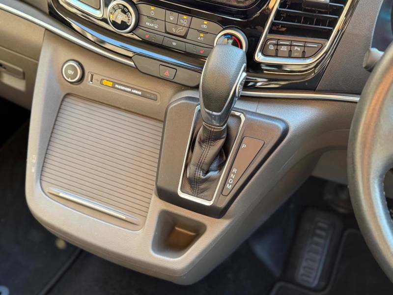 Ford Tourneo Custom Tourneo Titanium L2 Lwb 8 Seat Fwd 2.0 Ecoblu White #24