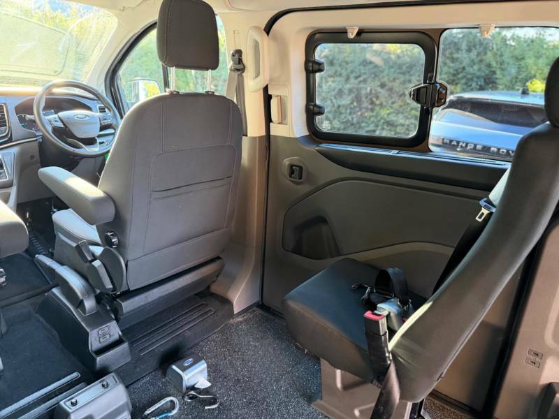 Ford Tourneo Custom Tourneo Titanium L2 Lwb 8 Seat Fwd 2.0 Ecoblu White #31