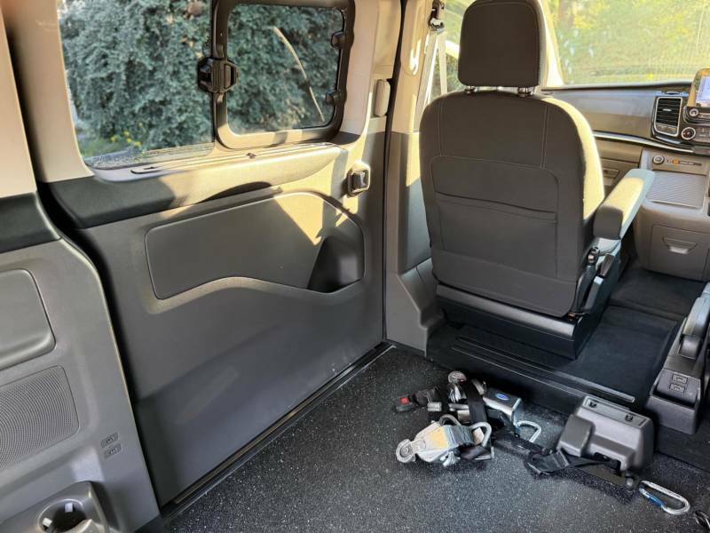 Ford Tourneo Custom Tourneo Titanium L2 Lwb 8 Seat Fwd 2.0 Ecoblu White #30