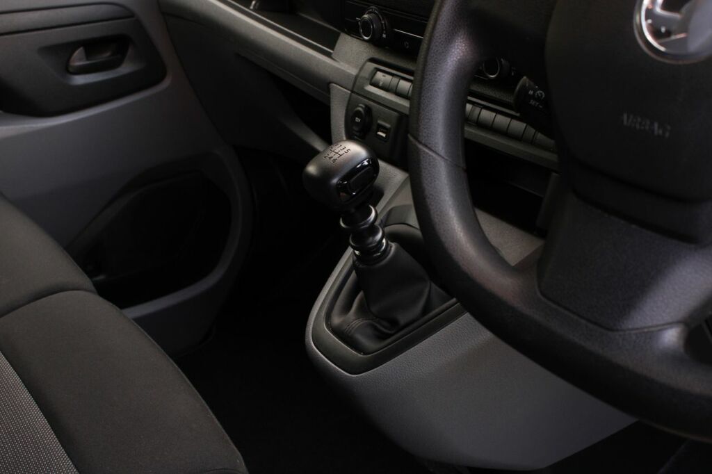 Vauxhall Vivaro 50Kwh Ultimate Lwb 8 Seat, 7.4Kw Charger Black #18