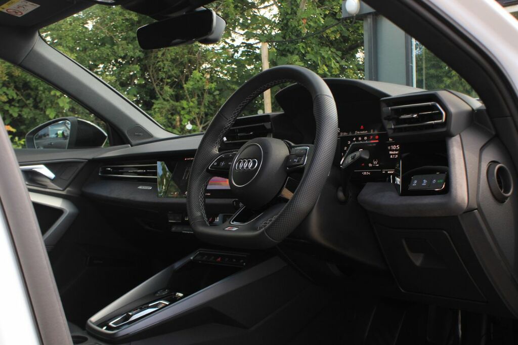 Audi S3 2.0 Tfsi Black Edition Sportback S Tronic Quattro White #5