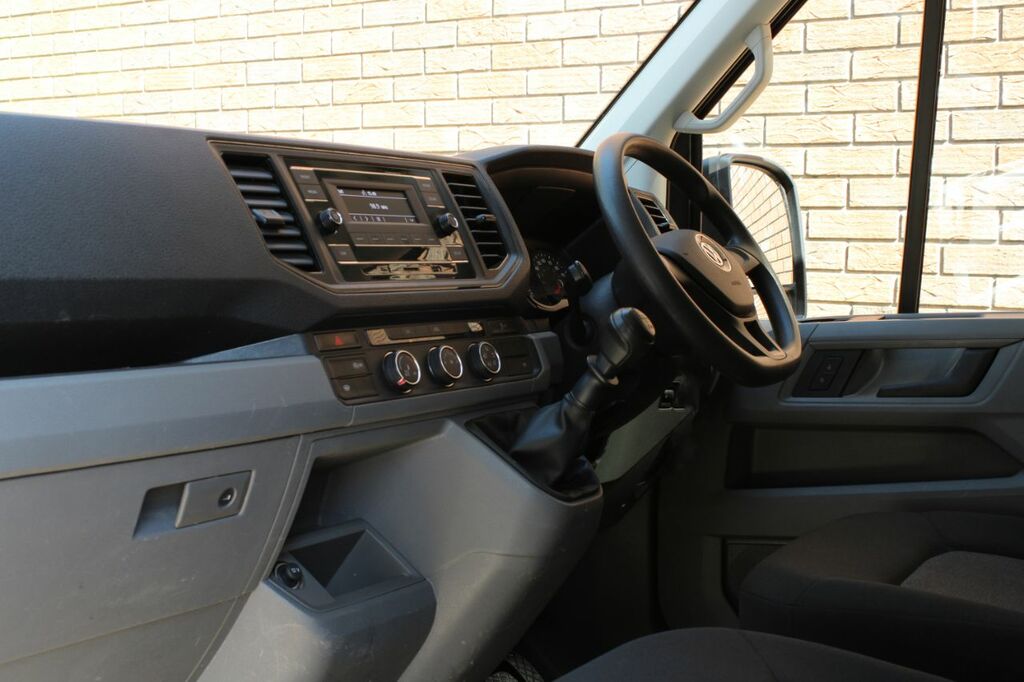 Volkswagen Crafter Mpv White #11