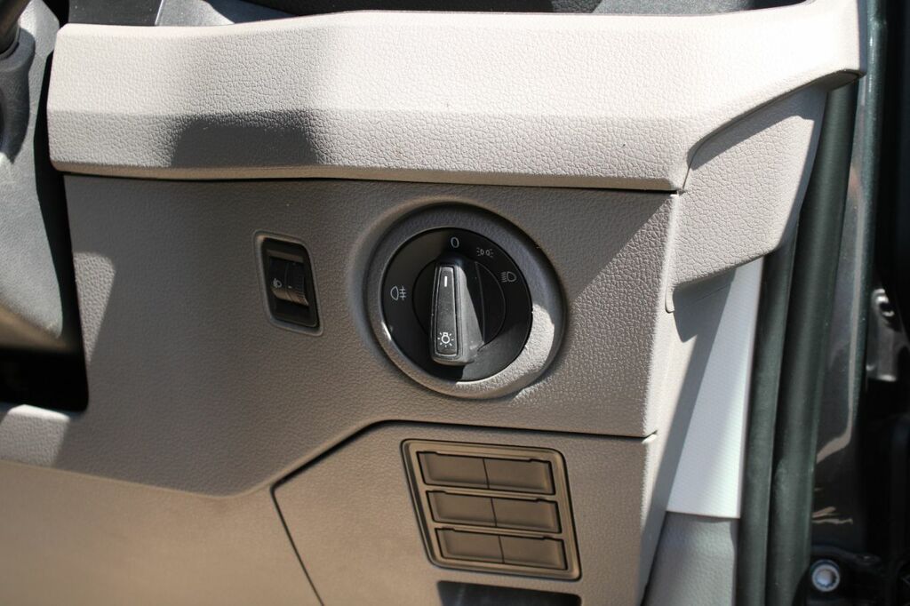 Volkswagen Crafter Mpv White #19