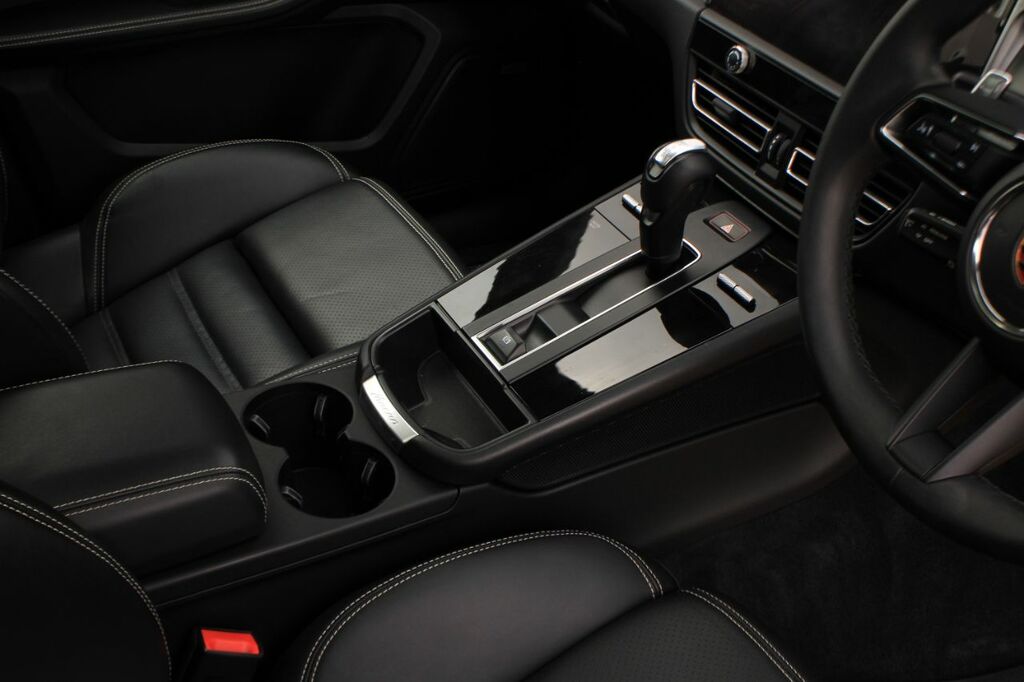 Porsche Macan T Pdk #17
