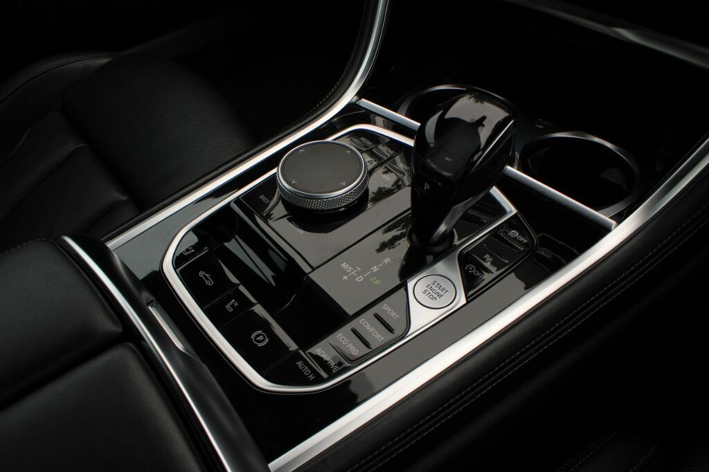 BMW 8 Series Black #25