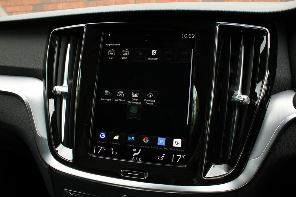 Volvo V60 Cross Country D4 Awd Grey #25