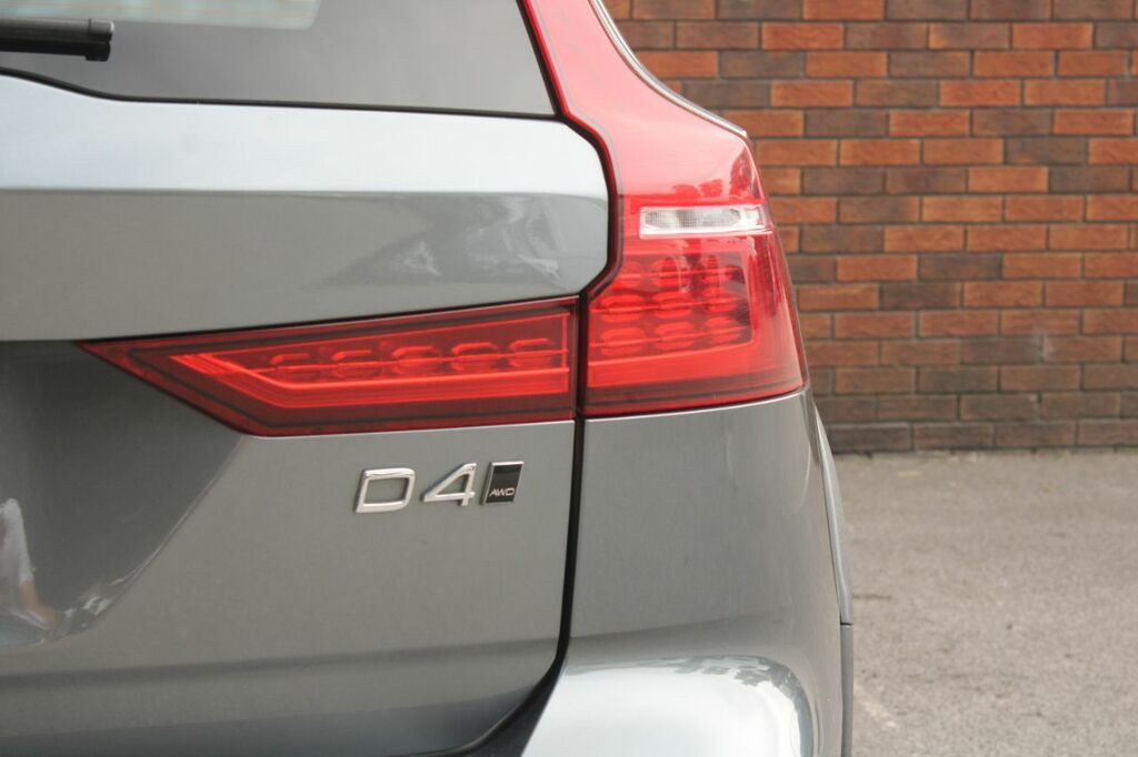 Volvo V60 Cross Country D4 Awd Grey #33
