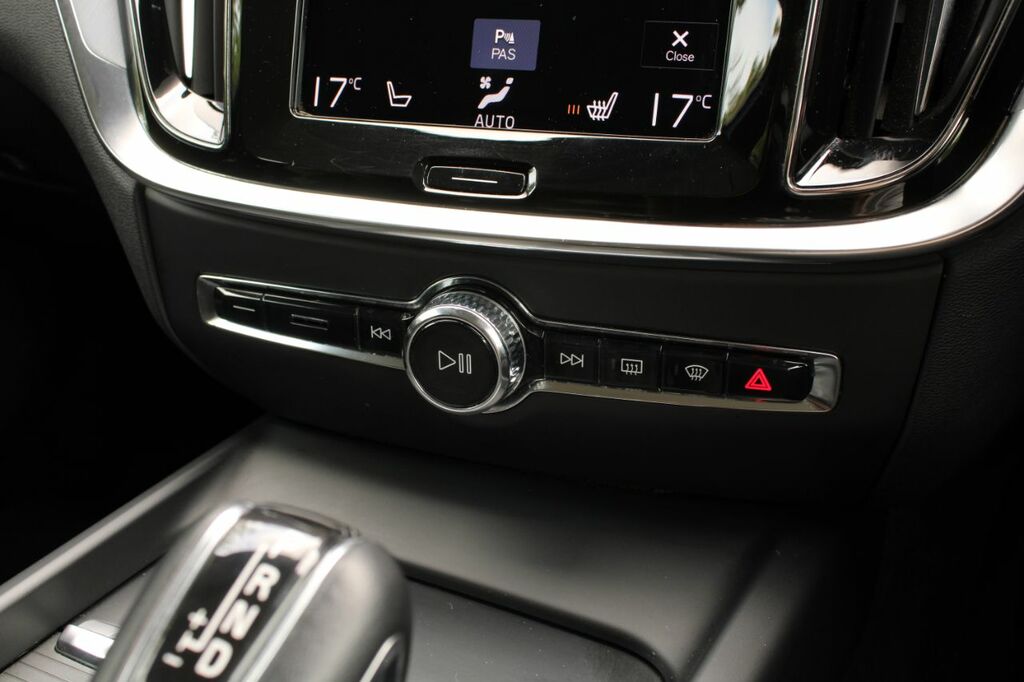 Volvo V60 Cross Country D4 Awd Grey #17