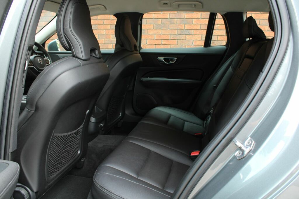 Volvo V60 Cross Country D4 Awd Grey #19