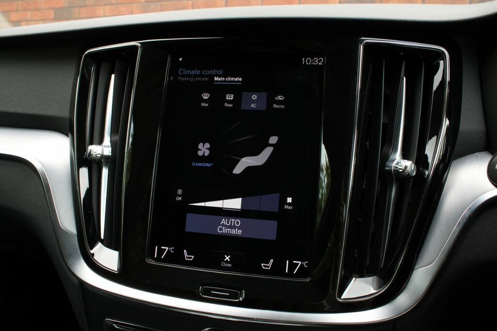 Volvo V60 Cross Country D4 Awd Grey #26