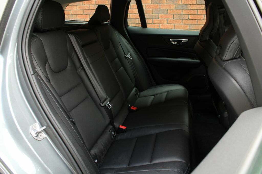 Volvo V60 Cross Country D4 Awd Grey #9