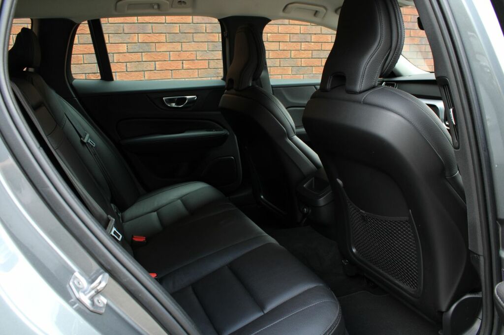 Volvo V60 Cross Country D4 Awd Grey #10