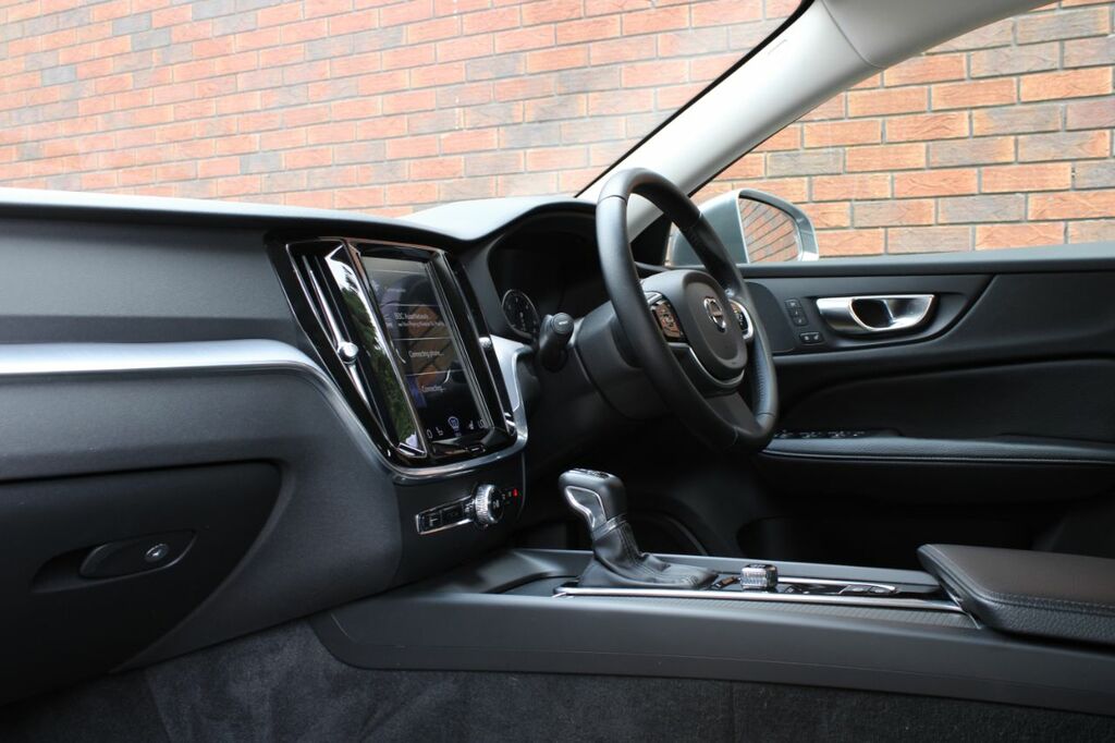Volvo V60 Cross Country D4 Awd Grey #16