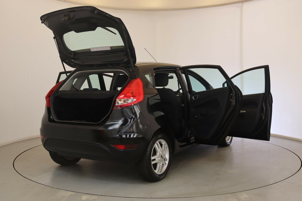 Ford Fiesta Zetec White #21