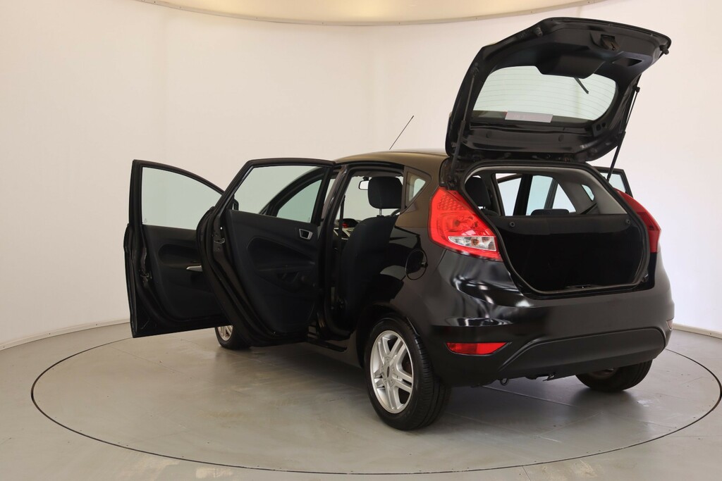Ford Fiesta Zetec White #19