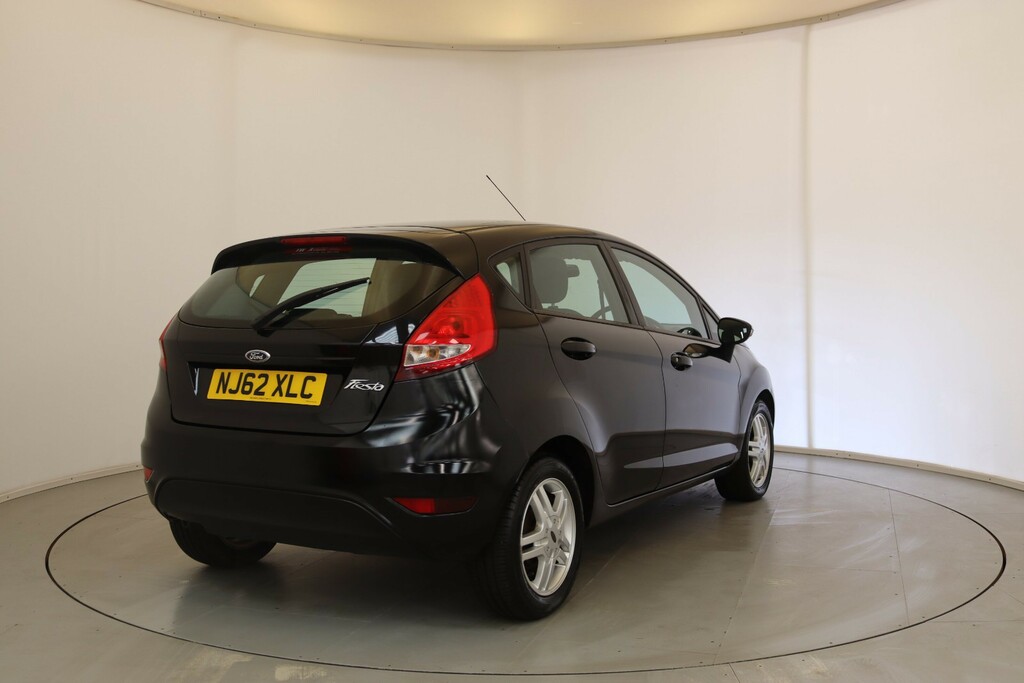 Ford Fiesta Zetec White #9