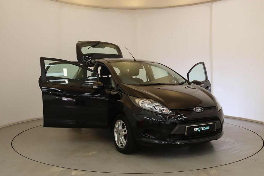 Ford Fiesta Zetec White #25