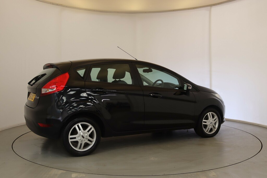 Ford Fiesta Zetec White #10