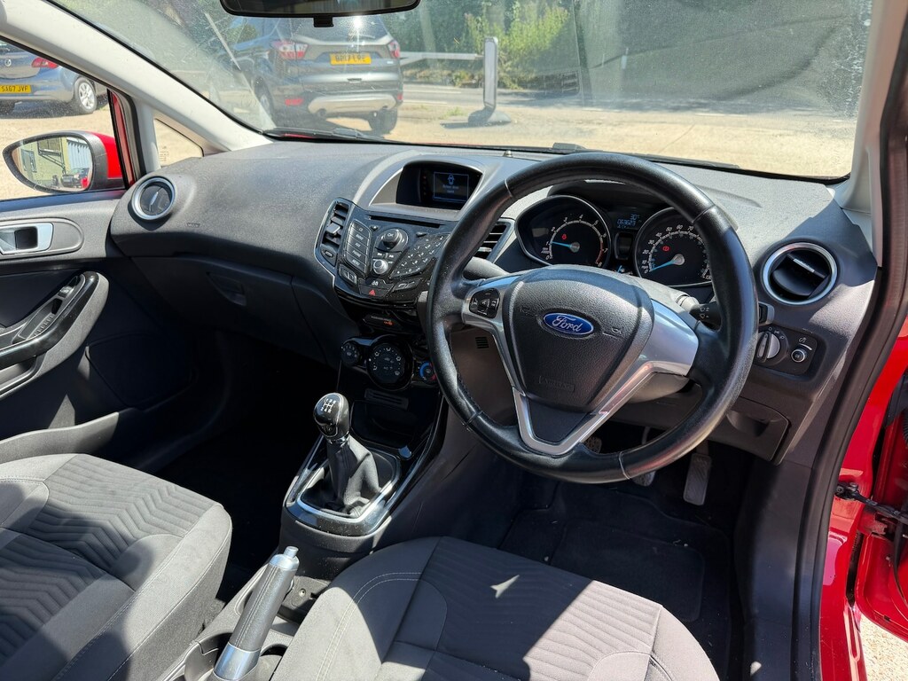 Ford Fiesta 1.25 82 Zetec Red #5