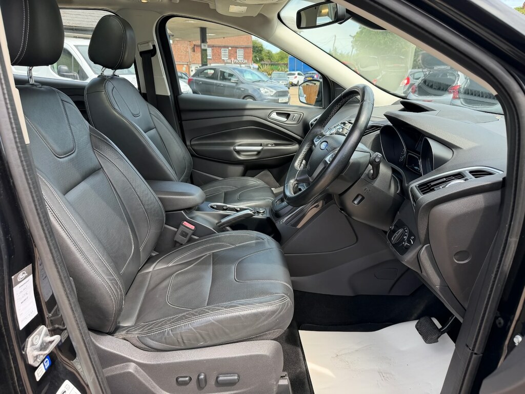 Ford Kuga 1.5 Ecoboost 182 Titanium X Black #3