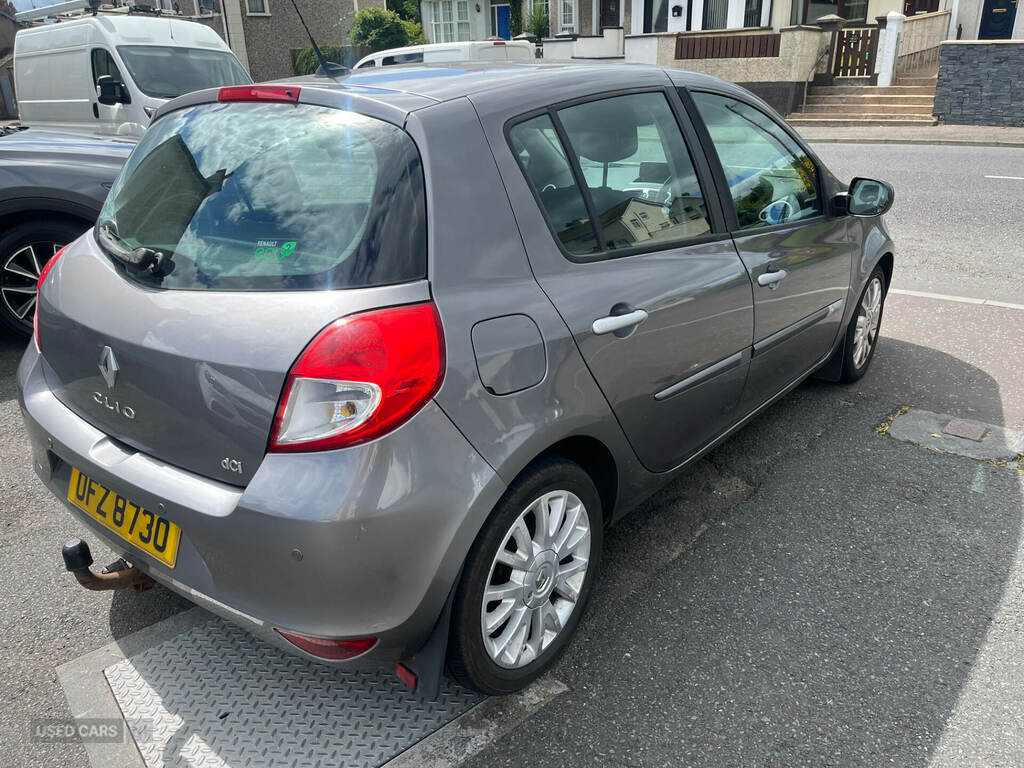Renault Clio 1.5 Dci 88 Dynamique Tomtom Grey #2