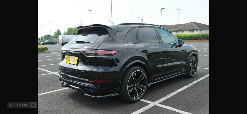 Porsche Cayenne E-hybrid Tiptronic S Black #4