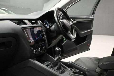 Skoda Octavia 1.5 Octavia Se Black #5