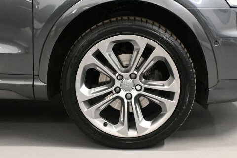 Audi Q3 2.0 Tdi Black Edition Red #33