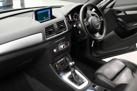 Audi Q3 2.0 Tdi Black Edition Red #30