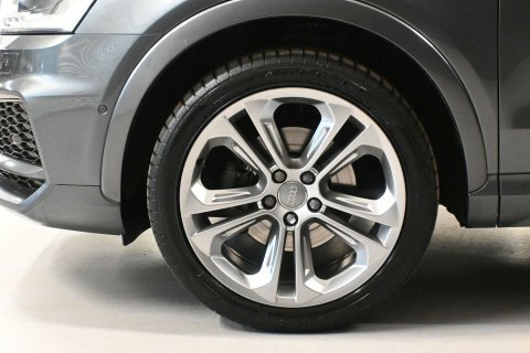 Audi Q3 2.0 Tdi Black Edition Red #23