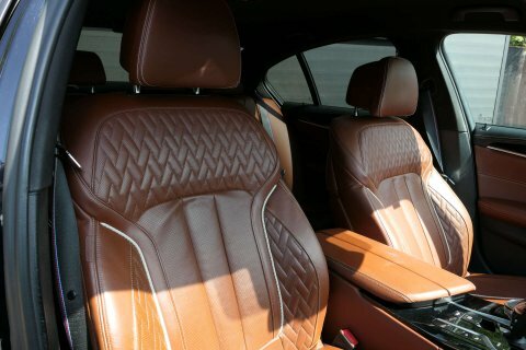 BMW 5 Series 4.4 M550i Xdrive Black #2