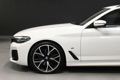 BMW 5 Series 530E M Sport Black #25