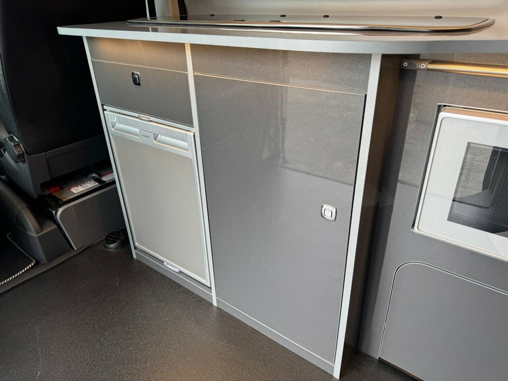 Volkswagen Transporter Mpv Grey #10