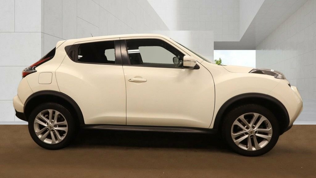 Nissan Juke 1.6L Acenta Premium White #5