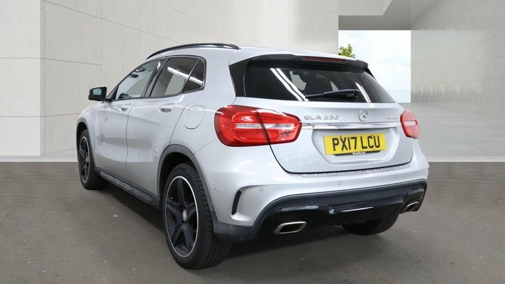 Mercedes-Benz GLA Class 2.1L Amg Line Silver #3