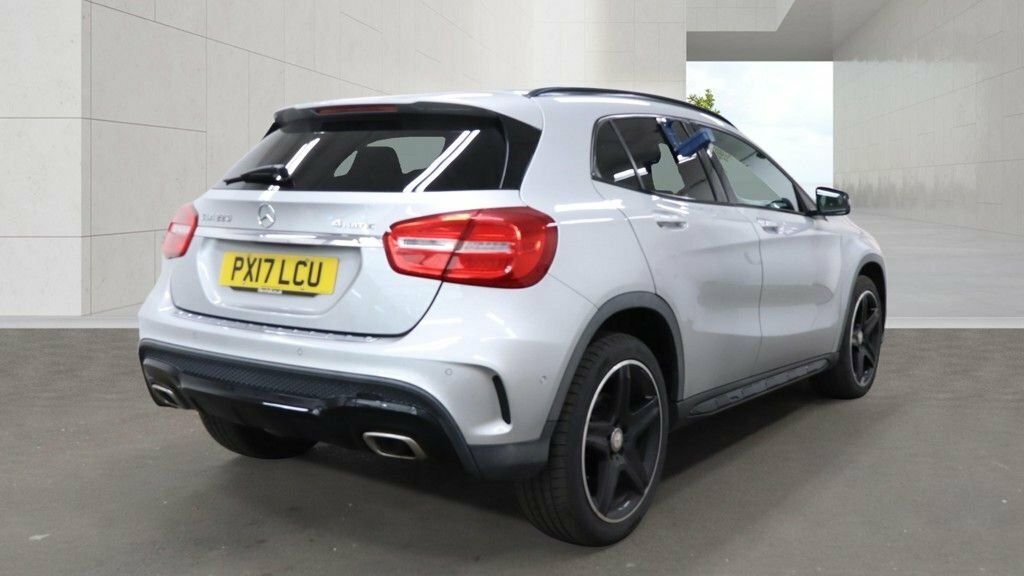 Mercedes-Benz GLA Class 2.1L Amg Line Silver #4