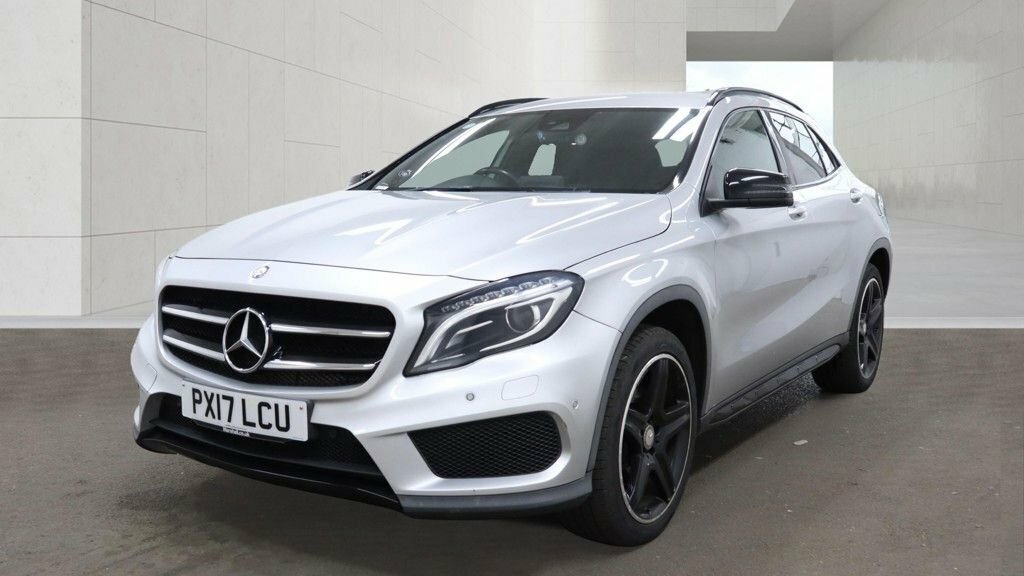 Mercedes-Benz GLA Class 2.1L Amg Line Silver #2