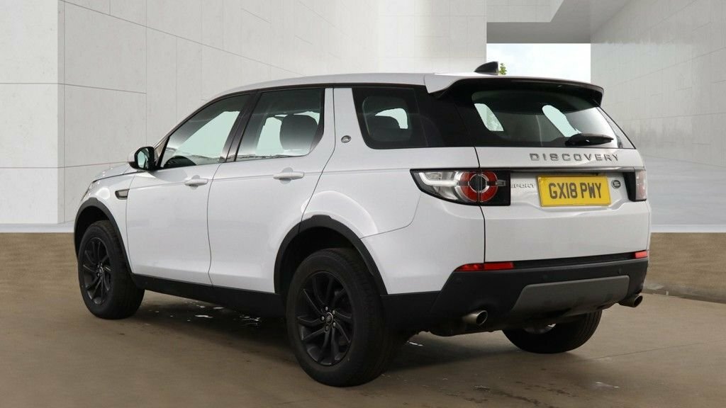 Land Rover Discovery Sport 2L Se Tech White #3