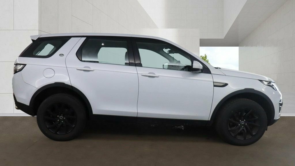 Land Rover Discovery Sport 2L Se Tech White #5
