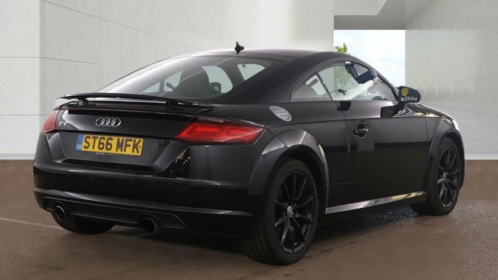 Audi TT 2L Sport Black #4