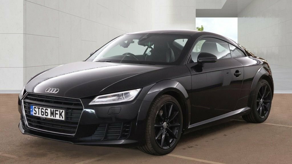 Audi TT 2L Sport Black #2