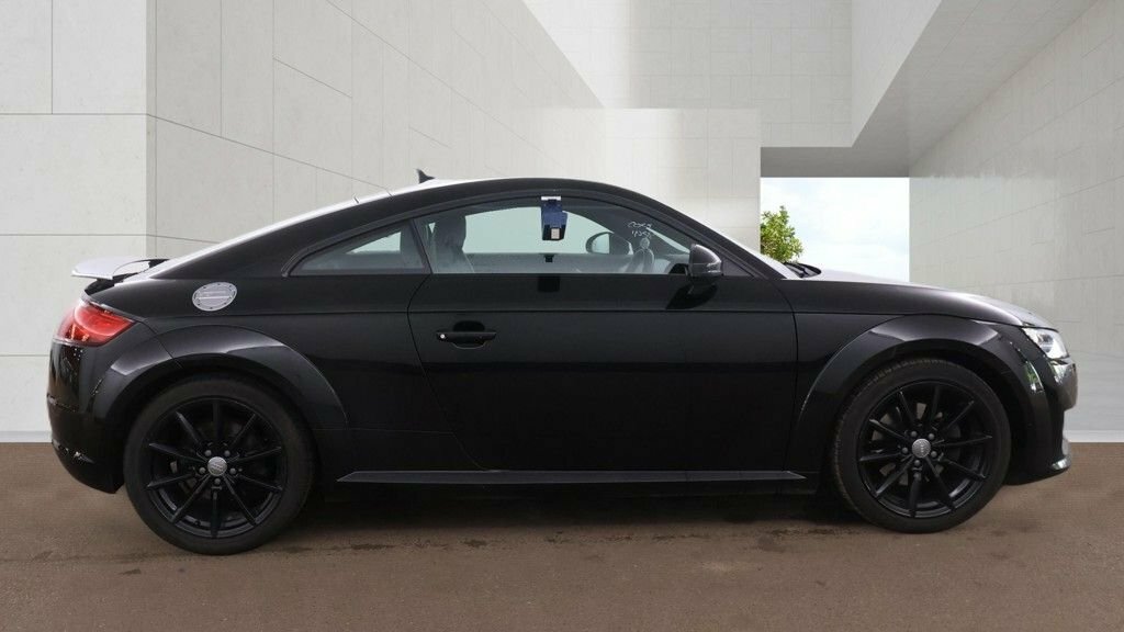 Audi TT 2L Sport Black #5