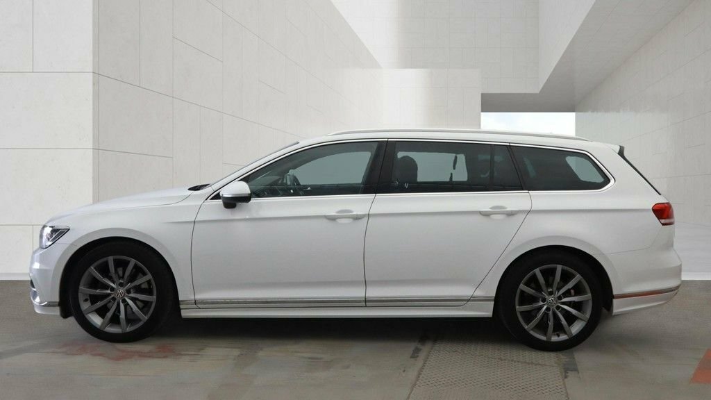 Volkswagen Passat 1.4L R-line White #6