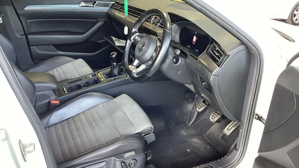 Volkswagen Passat Gt Tdi Bluemotion Technology Black #11