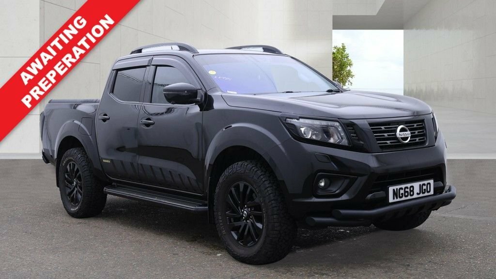Nissan Navara 2.3L N-guard Black