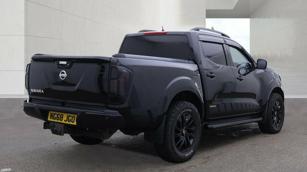 Nissan Navara 2.3L N-guard Black #4